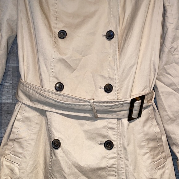 Banana Republic Classic Trench Coat • Size M • Tailored Double-Breasted - Picture 4 of 6